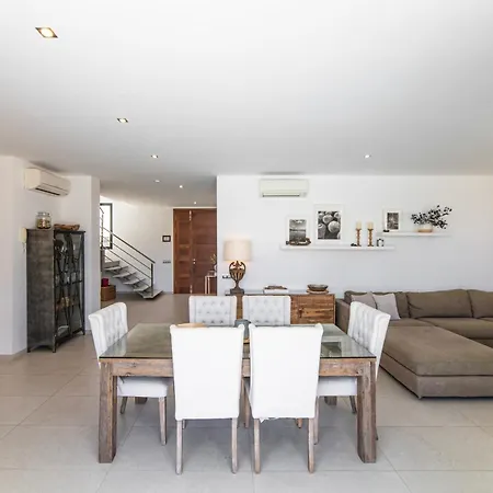 Lanz A Lot, Modern 3 Bed With Private Pool