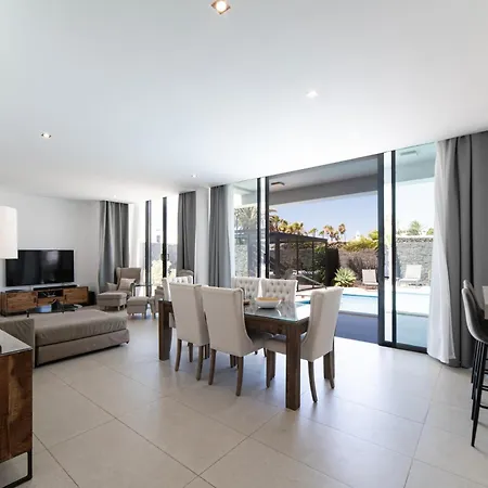 Lanz A Lot, Modern 3 Bed With Private Pool Villa *