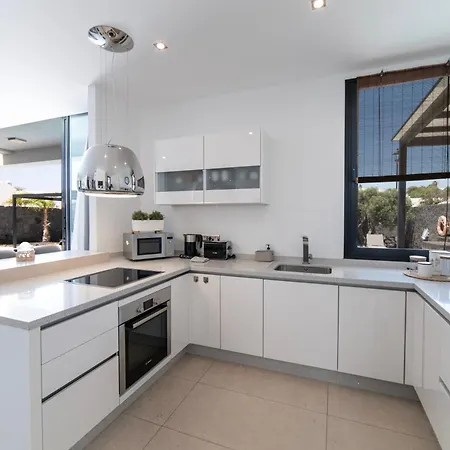Lanz A Lot, Modern 3 Bed With Private Pool