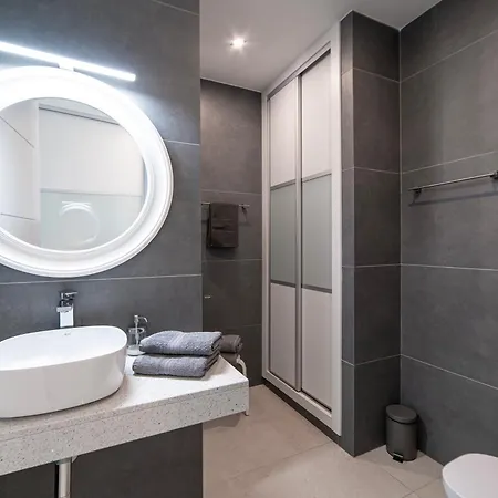 Lanz A Lot, Modern 3 Bed With Private Pool