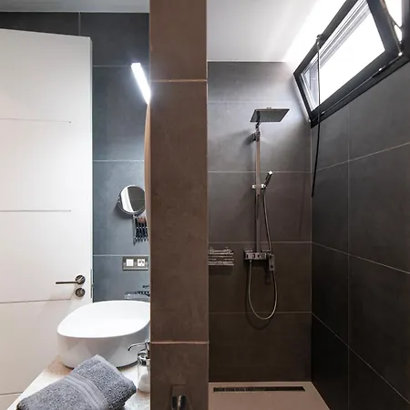 Villa Lanz A Lot, Modern 3 Bed With Private Pool *