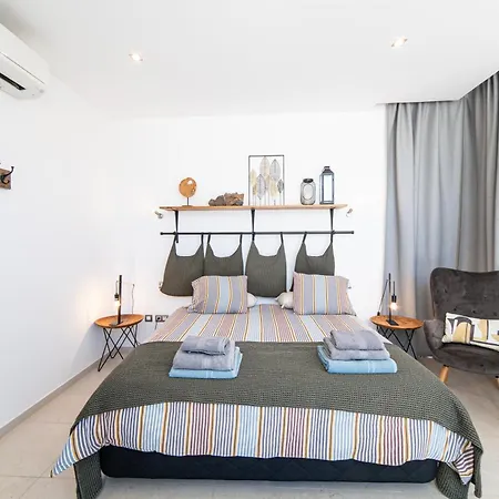 Lanz A Lot, Modern 3 Bed With Private Pool Villa *