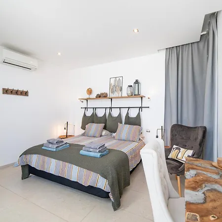 Villa Lanz A Lot, Modern 3 Bed With Private Pool Puerto del Carmen (Lanzarote)