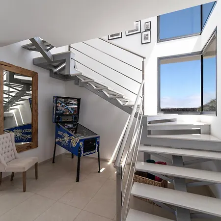 Lanz A Lot, Modern 3 Bed With Private Pool Villa *