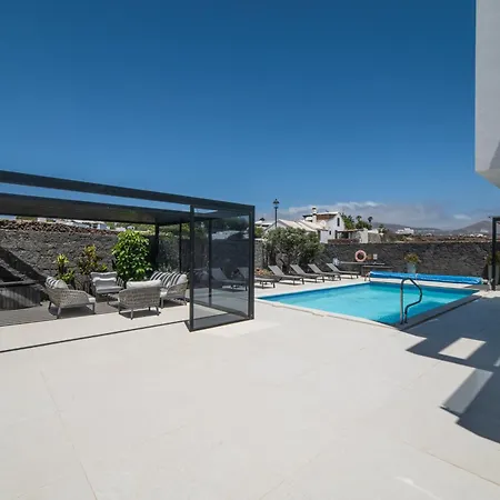 Lanz A Lot, Modern 3 Bed With Private Pool Puerto del Carmen (Lanzarote)