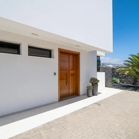 Lanz A Lot, Modern 3 Bed With Private Pool Puerto del Carmen (Lanzarote)