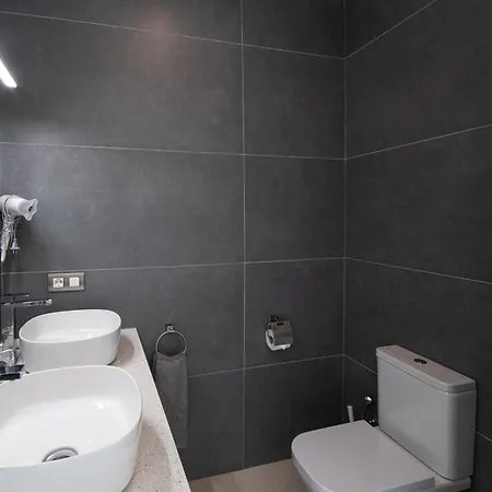 Villa Lanz A Lot, Modern 3 Bed With Private Pool *