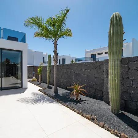 Lanz A Lot, Modern 3 Bed With Private Pool Villa Puerto del Carmen (Lanzarote)