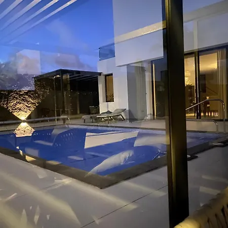 Villa Lanz A Lot, Modern 3 Bed With Private Pool Puerto del Carmen (Lanzarote)