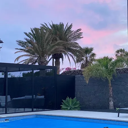 Lanz A Lot, Modern 3 Bed With Private Pool Puerto del Carmen (Lanzarote)